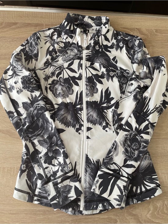 lululemon athletica Jackets & Blazers - lululemon athletica Black & White Floral Zip-Up Bomber Jacket